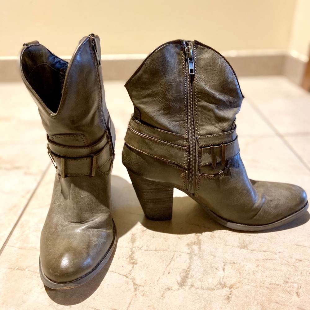 Very Volatile LA Green Ankle/Mid Calf Boots